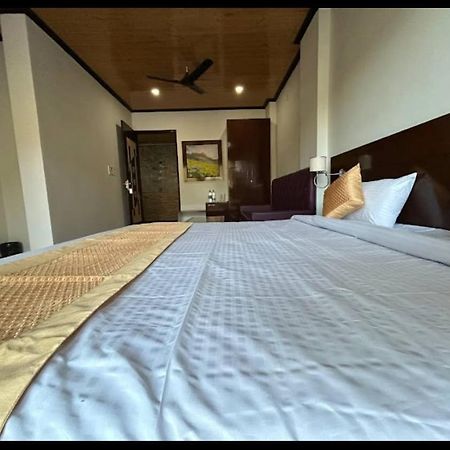 Hotel 7 Heavens Mussoorie Bagian luar foto