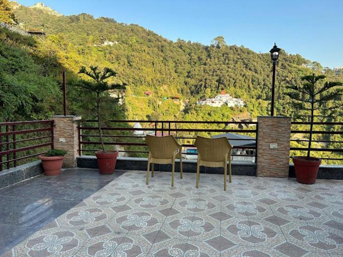 Hotel 7 Heavens Mussoorie Bagian luar foto